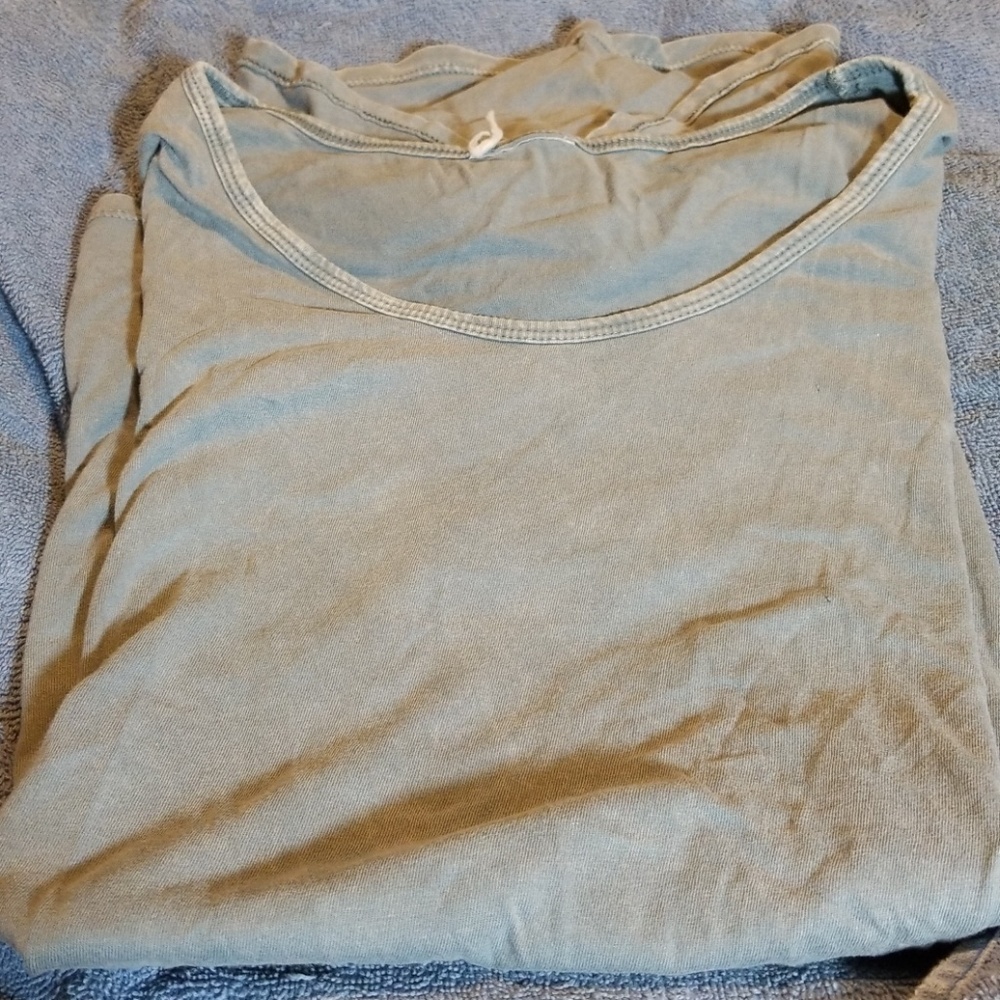 Older style Lularoe Clasic T, no tag.